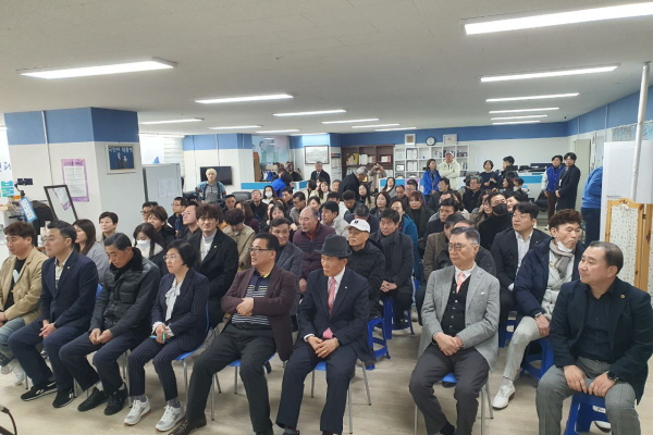 김현 예비후보가 사무소 집중방문의 날과 함께 선거사무소 개소식을 가졌다.